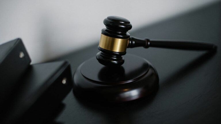 Адвокат, суд, юрист