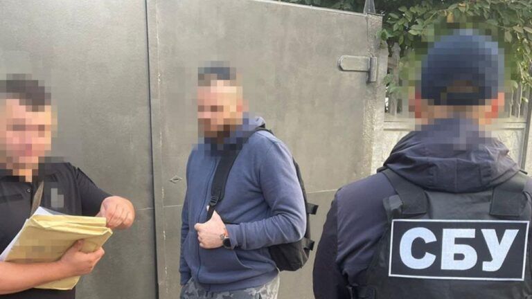 Розкрадання грошей у Дніпрі