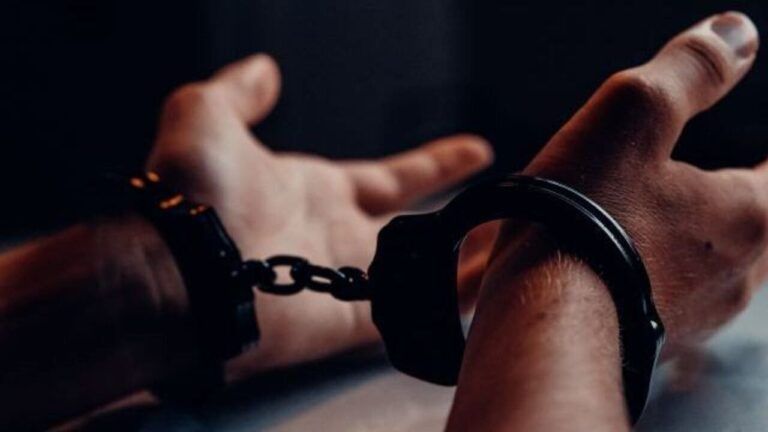 Наручники, затримання