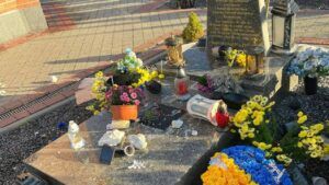 вандалізм на кладовищі львова