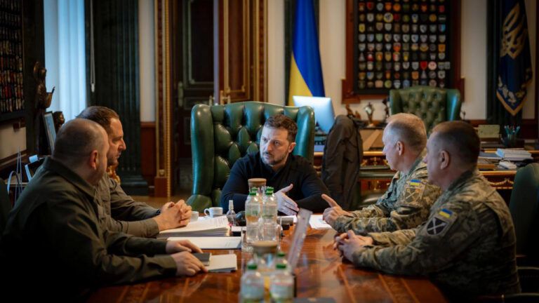 Володимир Зеленський, Олександр Сирський, Андрій Єрмак, Рустем Умєров, Анатолій Баргилевич, ставка