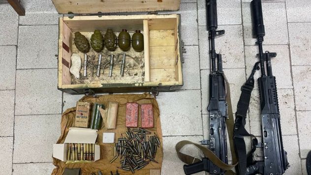 СБУ викрила торгівців трофейною зброєю