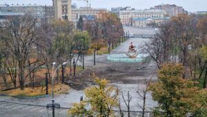 Сухий фонтан у Харкові після атаки: який вигляд має зараз