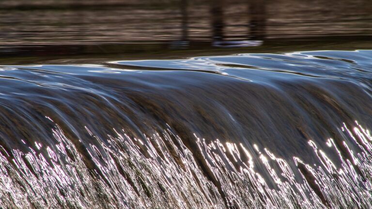 вода