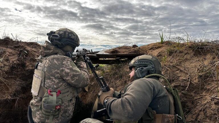 Військові