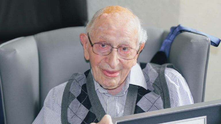 Джон Альфред Тиннисвуд умер в 112 лет в Велкобритании — что известно