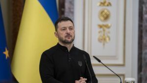 Зеленский после критики Трампа репостнул заявление экс-госсекретаря Помпео о Крыме