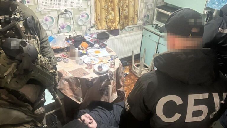 Замах на волонтерів