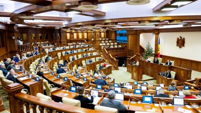 Парламент Молдови