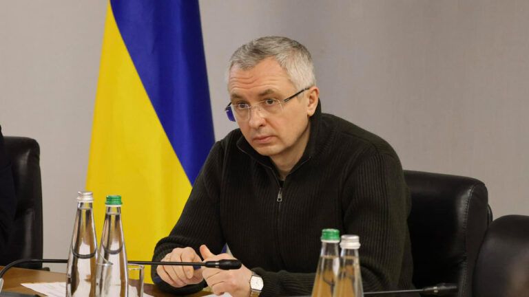 Будинок за $100 тис. під Києвом: НАБУ оголосило підозру голові Держмитниці