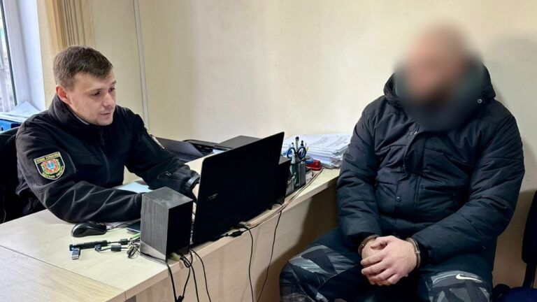 В Одесі викрили військового командира, який відбирав частину бойових виплат у підлеглих
