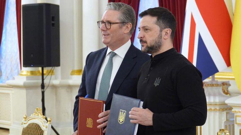 Україна та Велика Британія підписали угоду про 100 років стратегічного партнерства