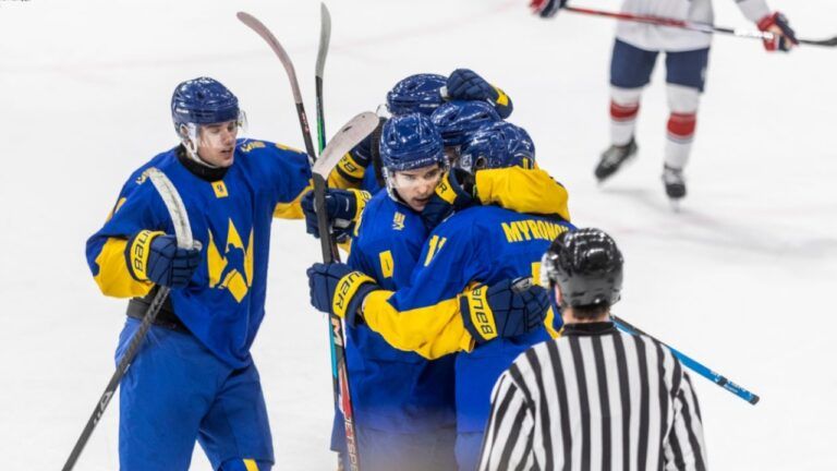 Збірна України з хокею U-20