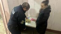 затримання матері у Харкові за продаж дитини