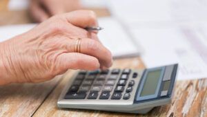 податки працюючим пенсіонерам
