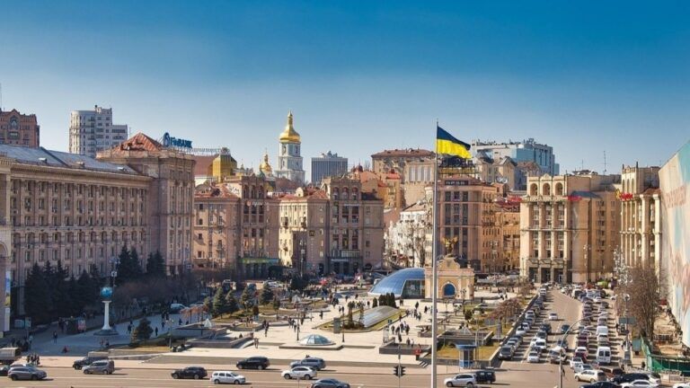 як отримати посвідку на проживання в Україні