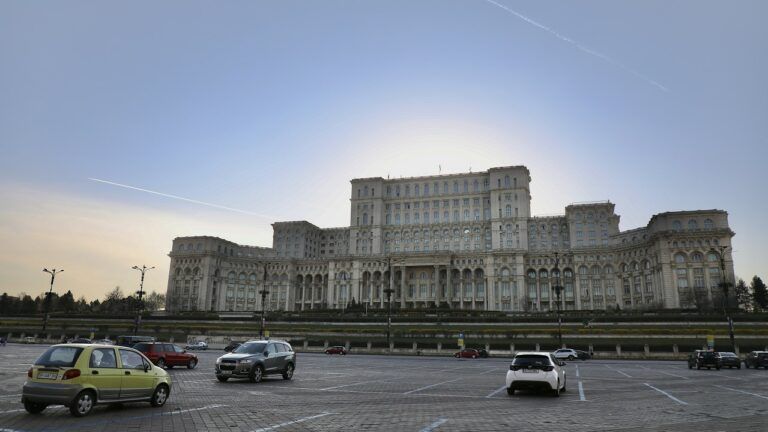 Парламент Румунії