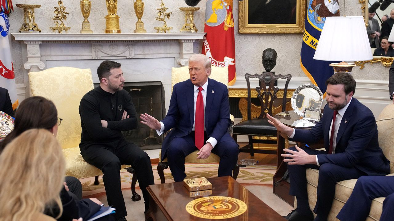 Мог ли Трамп и Вэнс устроить засаду Зеленскому в Белом доме