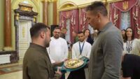 Усик відмовився коментувати, що за пояс WBC Зеленський привіз Трампу