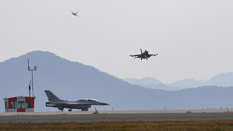 винищувач KF-16 Південної Кореї