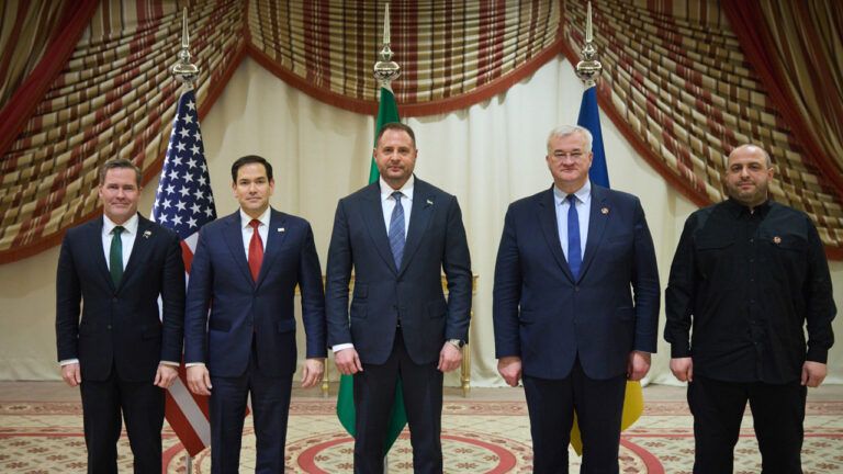 Переговори в Джидді: США негайно відновлюють військову допомогу Україні