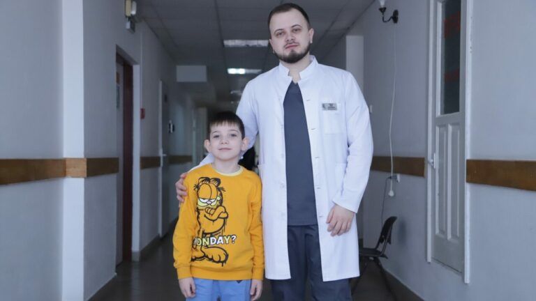 з носоглотки дитини інструмент стоматолога
