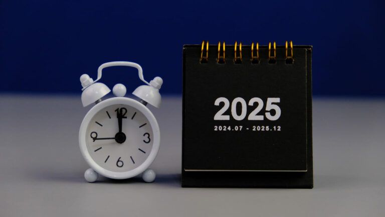 скільки робочих днів у 2025 році