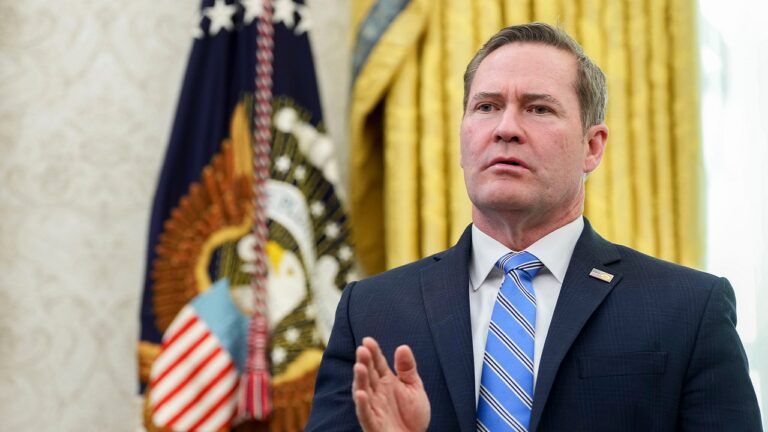 Майкл Волц, Уолтц