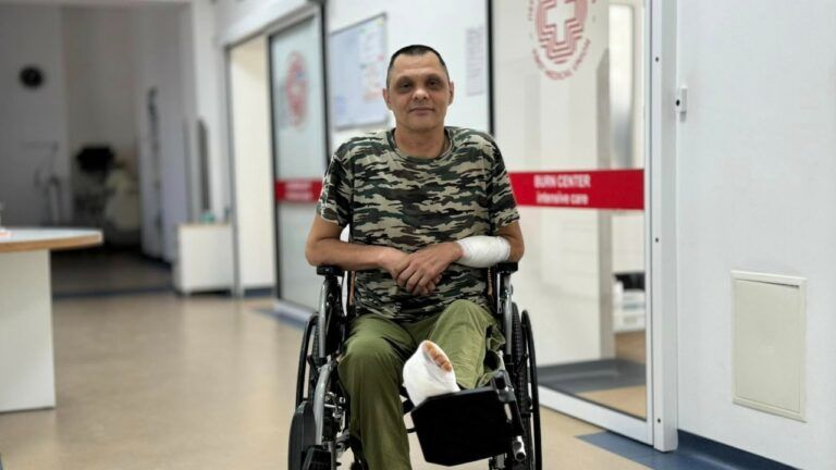 Рибалка ледь не втратив ногу