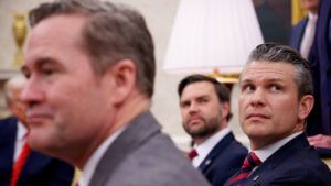 Помилка радника Трампа: журналіст випадково потрапив у секретний чат Білого дому