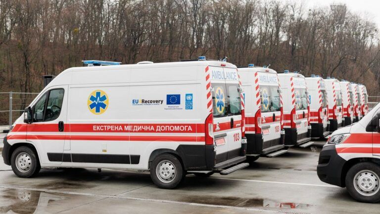 16 авто від ПРООН