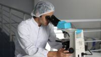 в США зупинили фінансування дослідження вакцин