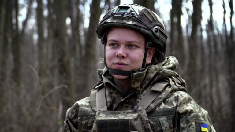 Військовослужбовиця Вероніка