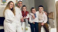 Олена Тополя з родиною