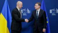 Денис Шмигаль, Валдіс Домбровскіс