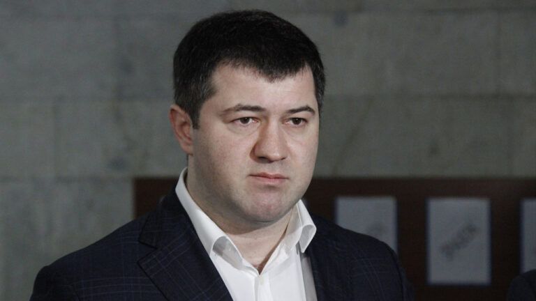 Роман Насіров