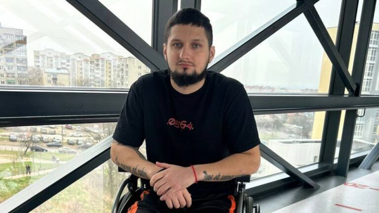 Незламні Львів нога
