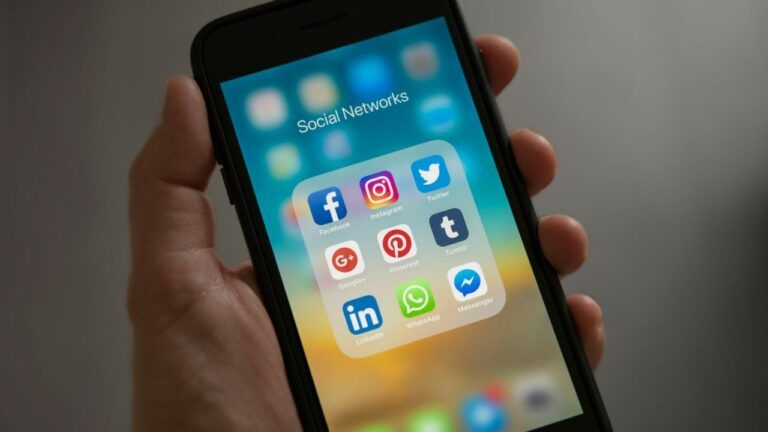 Meta може втратити Instagram і WhatsApp