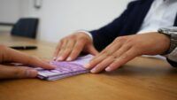 що з курсом євро в Україні
