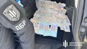 У Києві затримали на хабарі чиновника РДА