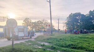 В Ровенской области поезд переехал автомобиль — есть жертвы