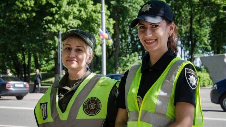 підвищення зарплат поліцейським