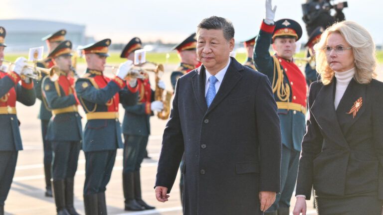 кто встречал Си Цзиньпина в Москве