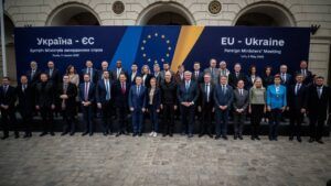 Створення спецтрибуналу, Львів, 9 травня