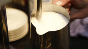 Професійні кавомашини: коли варто обрати та чим відрізняються від звичайних професійні кавомашини