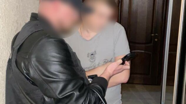 Двоє податківців торгували інформацією з баз ДПС