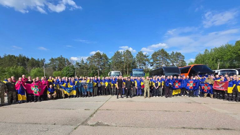 Обмін полоненими 23 травня: Україна повернула 390 захисників