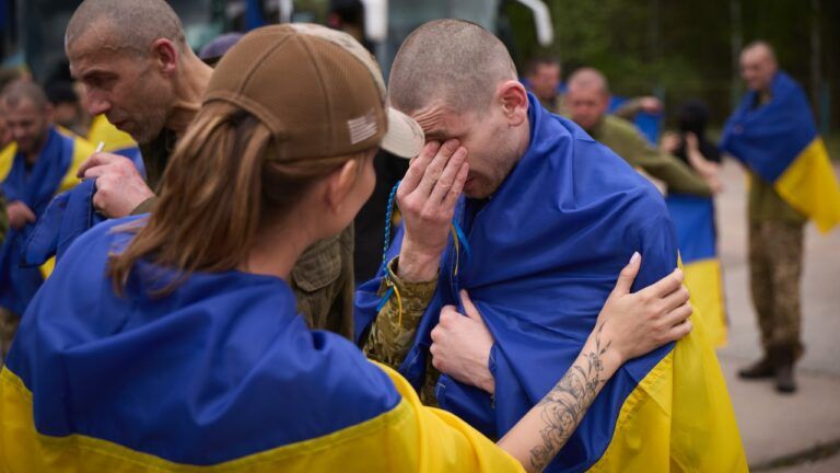 повернення військових з полону