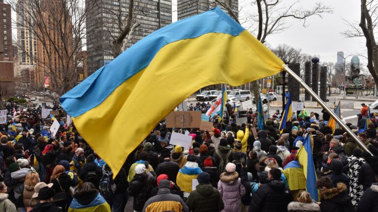 скільки українців виїхало за кордон станом на зараз
