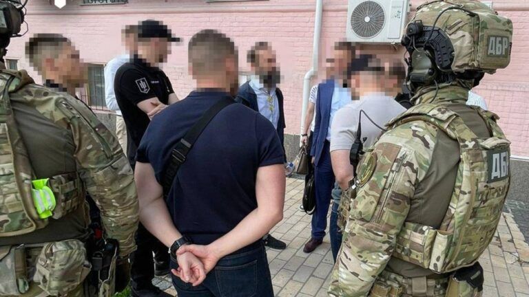 затримання Артура Ємельянова